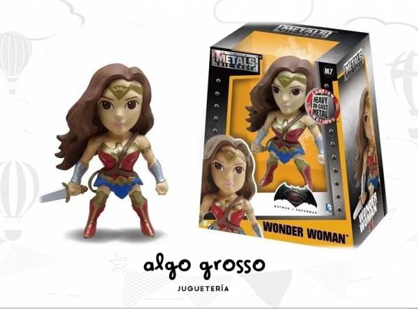 "MUJER MARAVILLA" FIGURA METALS