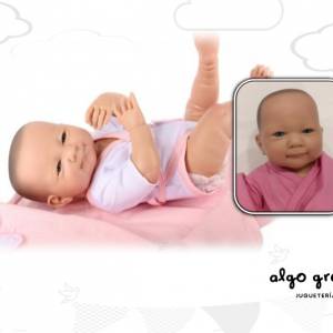 BEBE SOFI/BRUNO CON MANTA CASITA DE MUÑECAS art.106
