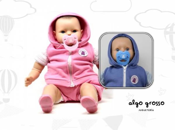 BEBE EMA CROCKS CHALECO CON CAPUCHA Y CHUPETE  SOFT art.124A