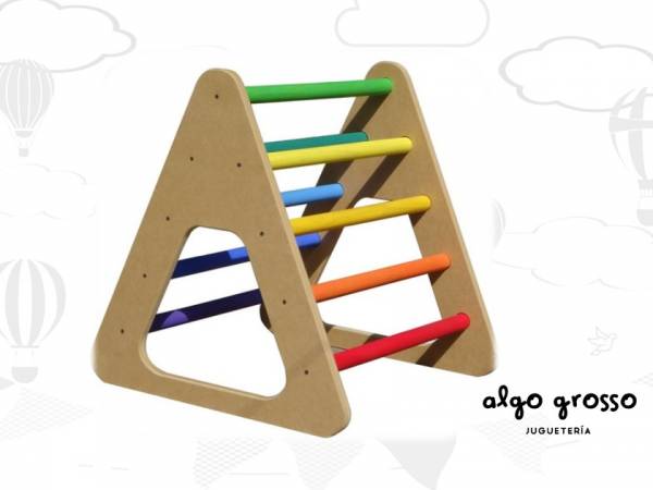 TRIANGULO TREPADOR MADERA COLORES 40X45CM
