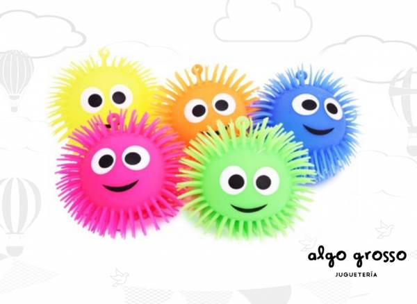 SHAKY FRIENDS SMILE GRANDE 17CM PELOTA CON PELOS APRETABLE art.IK0146