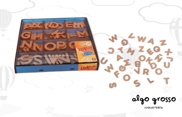 LETRAS DE MADERA EN CAJA 20X20CM 108PS art.C-LETR